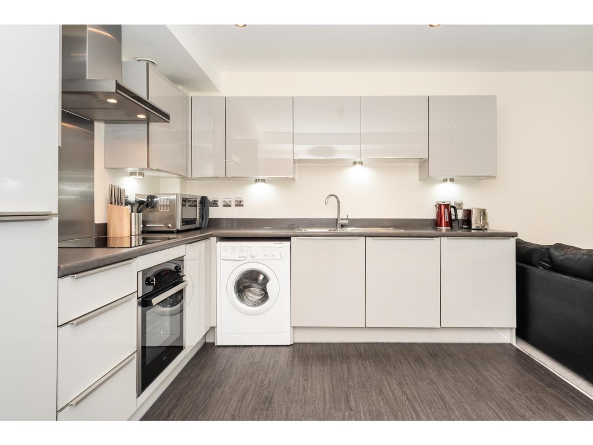 Stylish Flat Near The City Centre - Pass The Keys Йорк Екстериор снимка